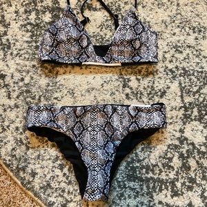Cupshe snakeskin reversible bikini